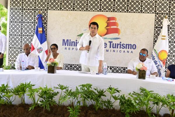 David Collado deja iniciados trabajos en Bayahibe a un costo de RD$53 MM