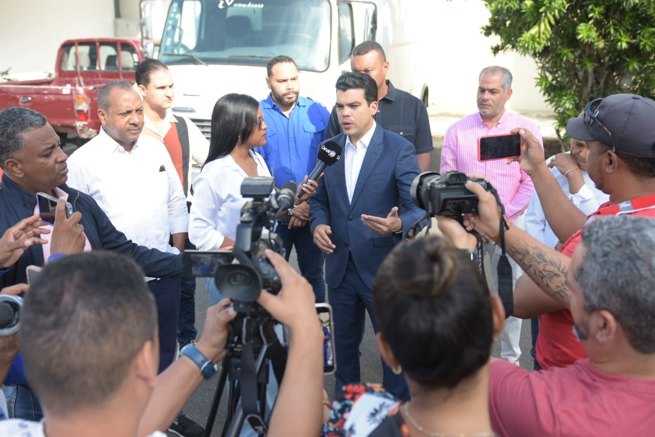 Wellington Arnaud solicita al presidente repostulación presidencial