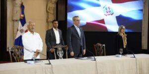 Gobierno presenta una serie de proyectos para mejorar educación