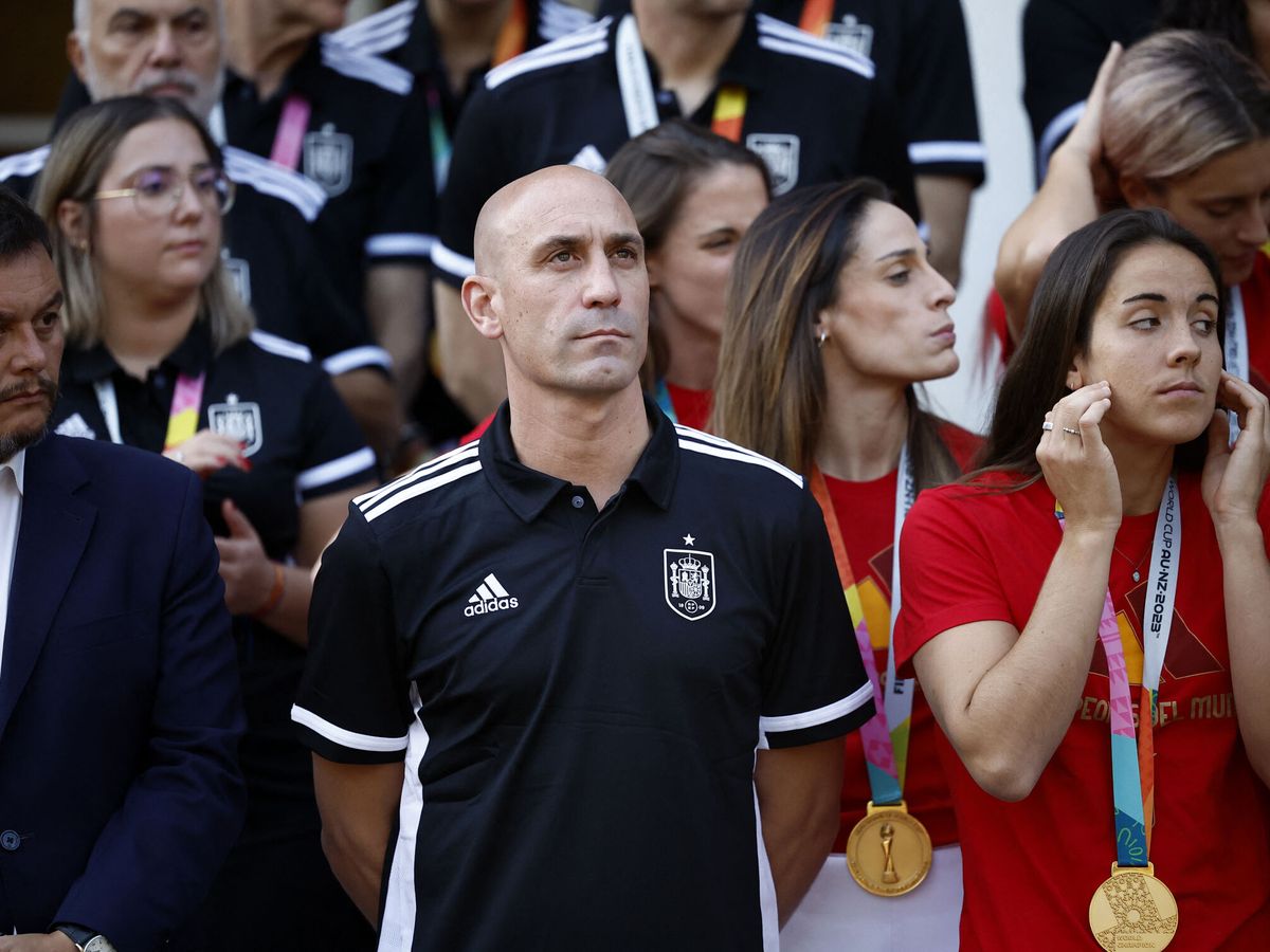 FIFA suspende a Rubiales de todas sus actividades