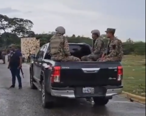 Polémica en la frontera: Militares dominicanos patrullan con vehículo haitiano