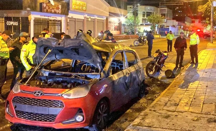 La Policía investiga las causas de la explosión, que podría estar relacionada con un cilindro de gas que había en el interior del automóvil