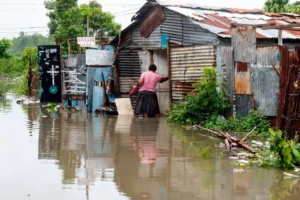 Preocupación en residentes a orillas del río Ozama ante avance tormenta Franklin
