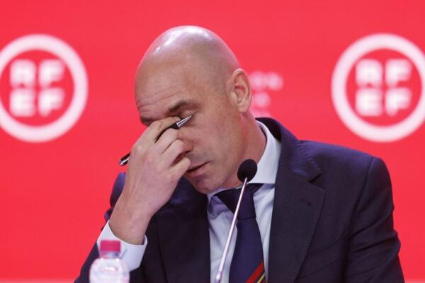 Fútbol español sufre una crisis: Federación pide dimisión inmediata de Rubiales