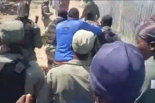 Canal en rio Masacre: Mala comunicación pone en peligro la vida de chófer de patana en Haití