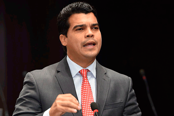 Wellington Arnaud inicia alcantarillado sanitario en la provincia Hermanas Mirabal