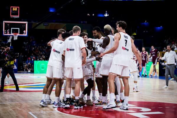 Al vencer a Letonia, Alemania enfrentará a la maquinaria de Estados Unidos en semifinales de la Copa Mundial de la FIBA.