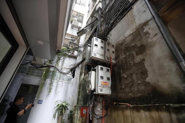 Ascienden a 56 los muertos por el incendio en un edificio de apartamentos en Vietnam