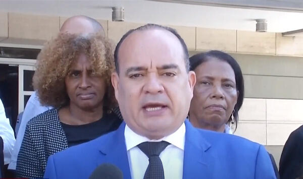 CARD se querella contra ministro de hacienda y director de la DGII