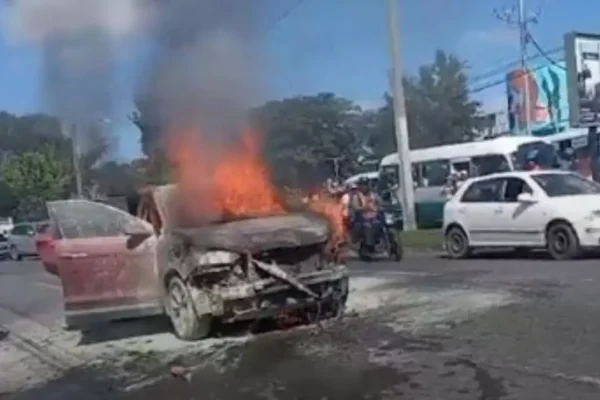 Se incendia yipeta cerca al lugar donde Abinader realizará acto 