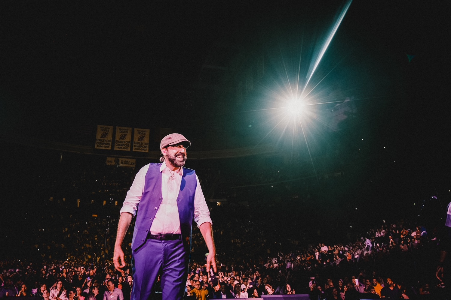 Hoy a la media noche, el artista internacional Juan Luis Guerra debutará un nuevo sencillo titulado “Mambo 23”