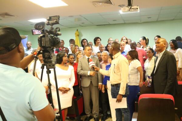 Llama a votar masivamente por Luis Abinader en las primarias del PRM 