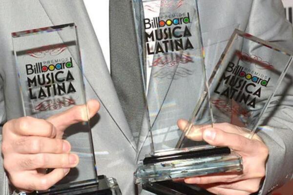Peso Pluma, Cailbre 50, Manuel Turizo y Yandel actuarán en los premios Billboard latinos