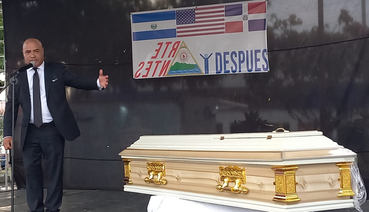 Dominicano Isaac Céspedes lleva obra “Sepultemos a Violencia” a El Salvador