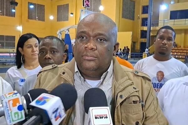 Precandidato a diputado del PRM aporta más de 120 mil pesos al Torneo Superior de Baloncesto de Yamasá