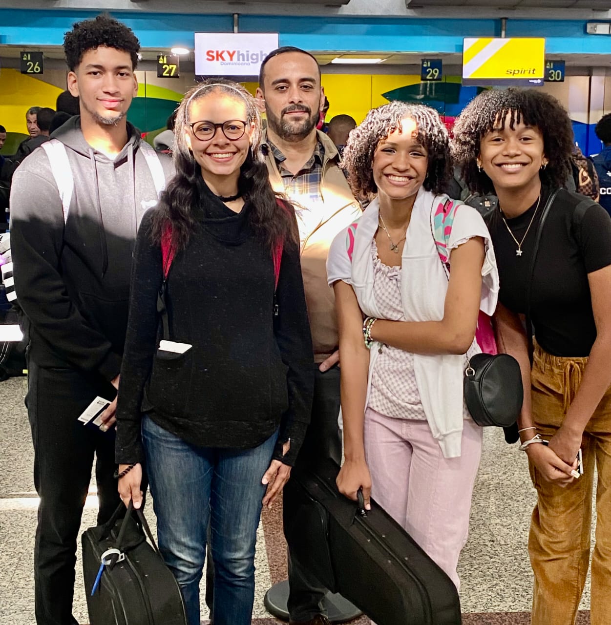 Estudiantes de Fiesta Clásica participan en Congreso Mundial del Sistema en Caracas