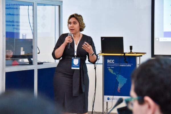 María Elena Vásquez dicta conferencia en taller internacional sobre Estudios de Mercado en Perú