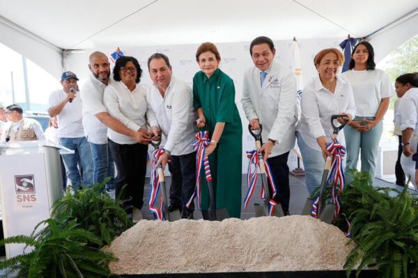 Inician construcción unidades hemodiálisis y pie diabético en hospital de Neyba