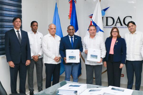 DA entrega al IDAC estudios sobre construcción aeropuerto internacional Cabo Rojo