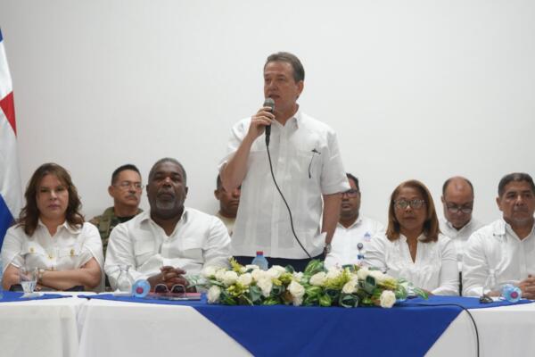 Gobierno lleva soluciones a productores y comerciantes en la frontera