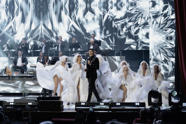 Eddy Herrera impecable con su concierto en la ciudad corazón