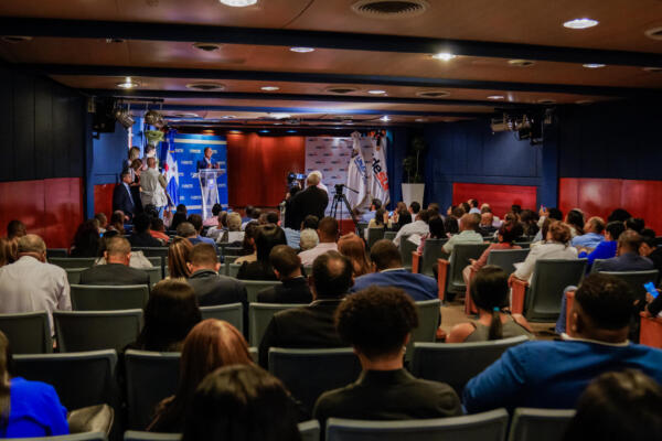 Diplomado sobre sector eléctrico con periodistas y comunicadores.