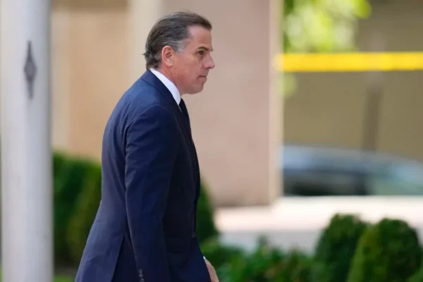 Hunter Biden planea declararse inocente de cargos relacionados con armas