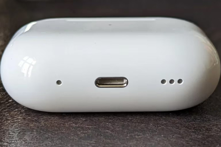 AirPods Pro con estuche de carga equipado con USB-C.