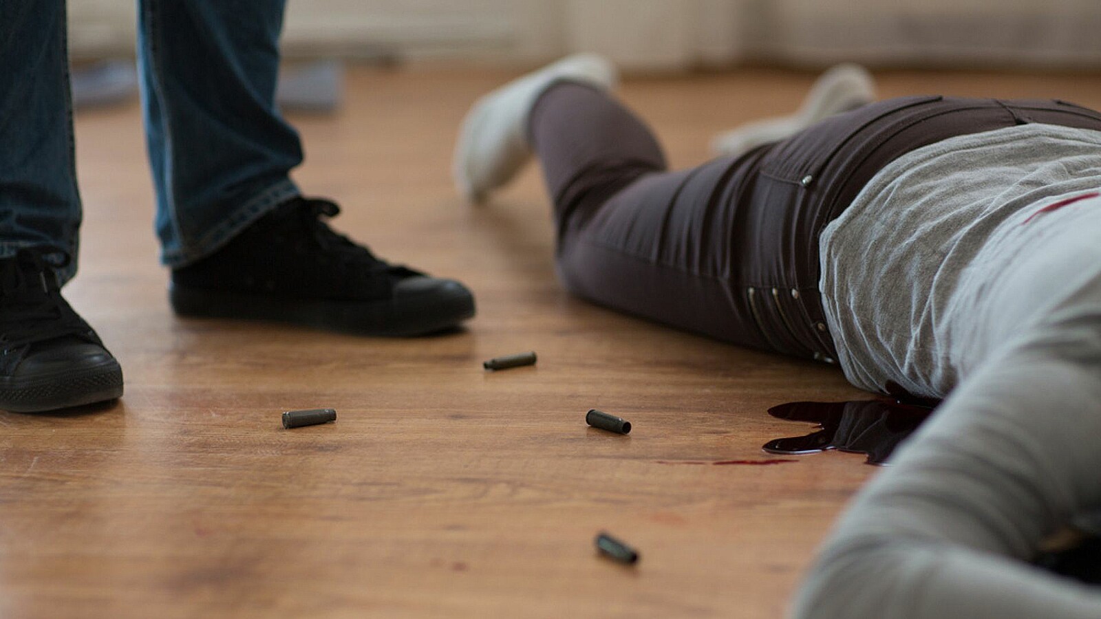 Joven de 14 años asesina a su madre y hiere al novio de ella
