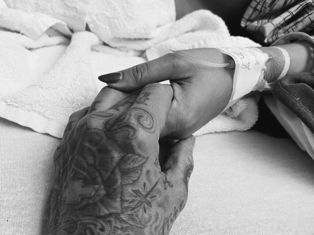 Bebé de Kourtney Kardashian casi a punto de morir en gestación