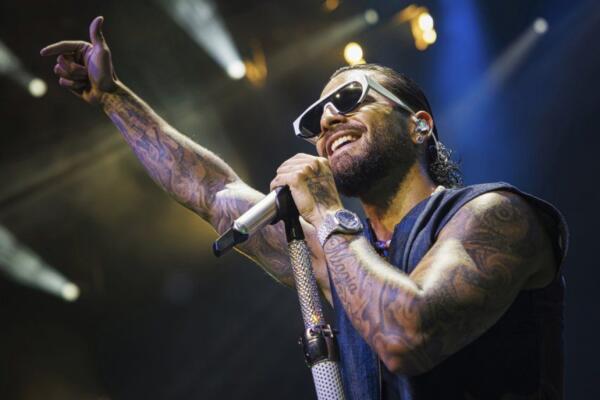 Maluma enciende las alarmas de un posible compromiso