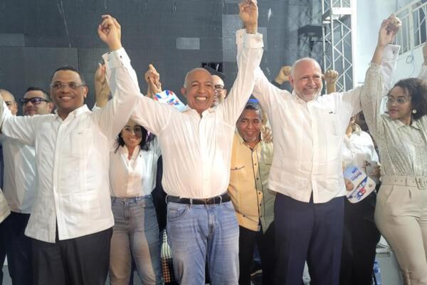 Bertico Santana había recibido el apoyo de los aspirantes Merito Torres y Robert Arias.
Foto: fuente externa