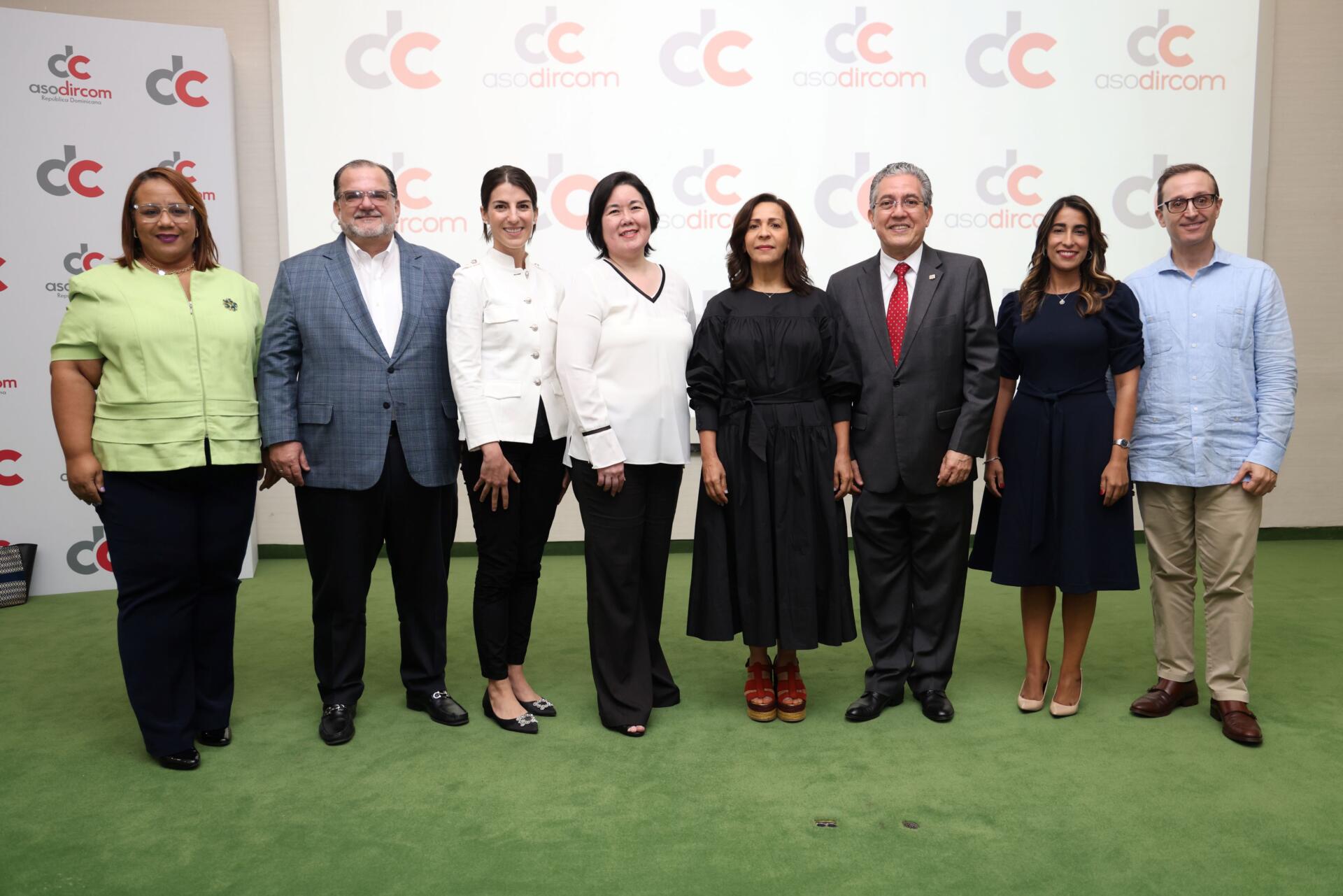 Directiva de ASODIRCOM presente en la presentación del estudio Foto: fuente externa
