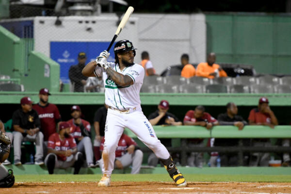 Eguy Rosario en acción con las Estrellas