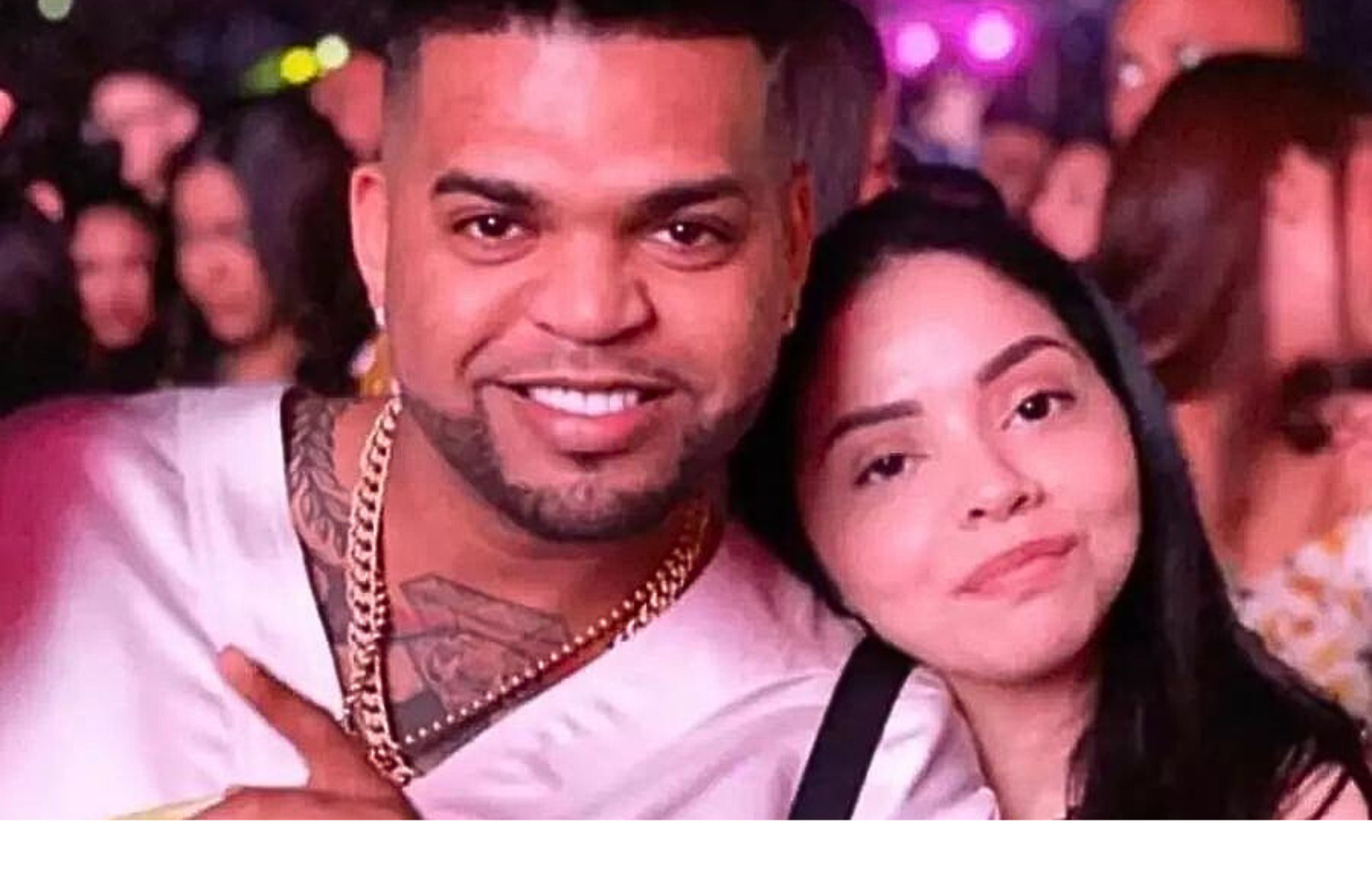 Esposa de El Mayor se encuentra en casa con su esposo y su hija