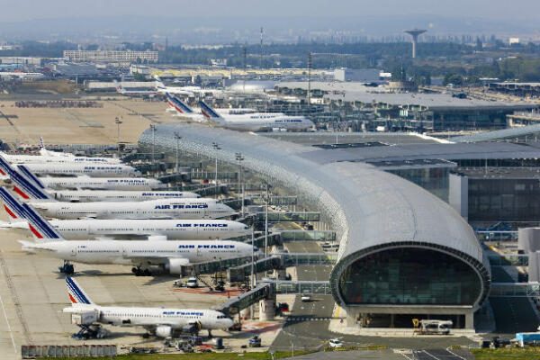 Francia: evacuan seis aeropuertos por amenazas de bomba