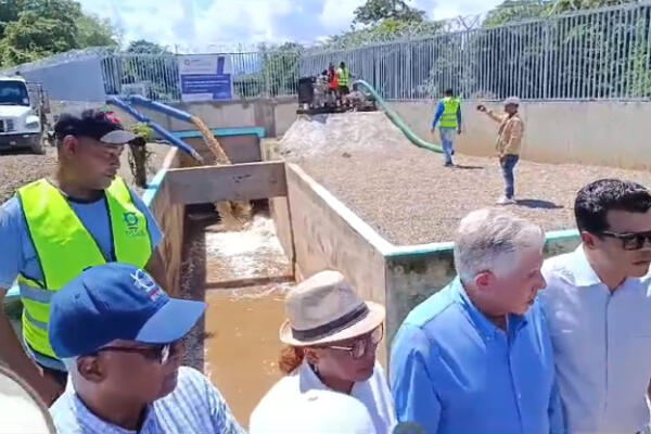 Autoridades del gobierno supervisan funcionamiento del canal La Vigía en Dajabón