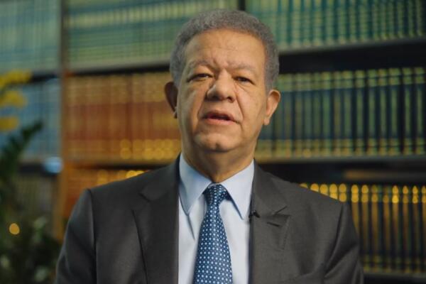 Leonel Fernández advierte sistema sanitario camina hacia el colapso por dengue