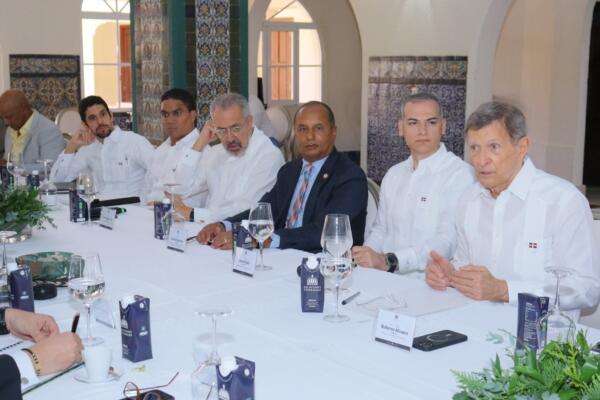 RD recibe visita de la OEA