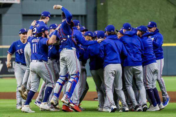 Texas Rangers derrotan 11 – 4 a los Houston Astros.