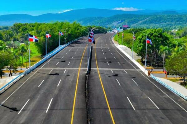 Abinader deja inaugurado el puente de Pontón en la Vega