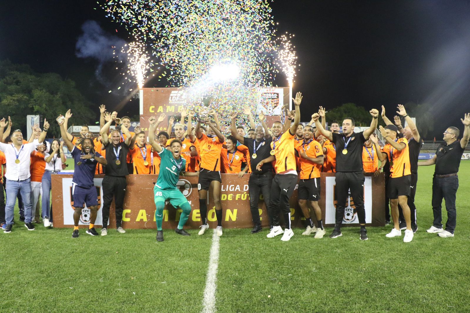 Yohan Parra levanta el título de campeón de Cibao FC por segudna vez en la LDF Expansión