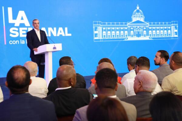 Presidente Abinader afirma se han entregado más de 50 mil viviendas y más de 70 mil títulos de propiedad su gestión