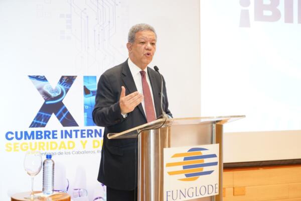 Leonel encabeza en Santiago inicio de la XIV cumbre internacional de seguridad y defensa. Foto: Fuente Externa