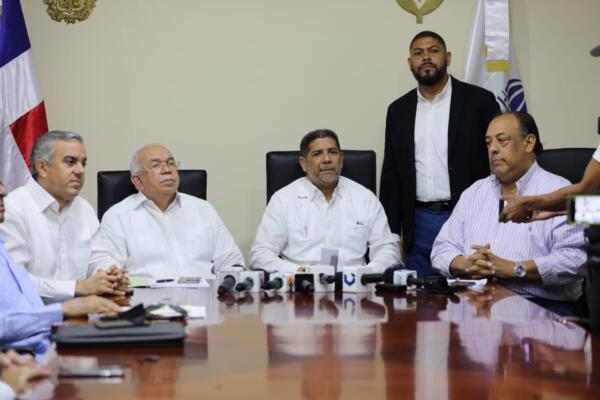 El Gobierno anuncia la compra de miles de gallinas ponedoras. Foto: Fuente Externa