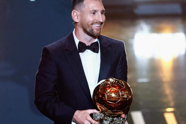 Comenzó la ceremonia del Balón de Oro: Lionel Messi buscará un nuevo trofeo en París