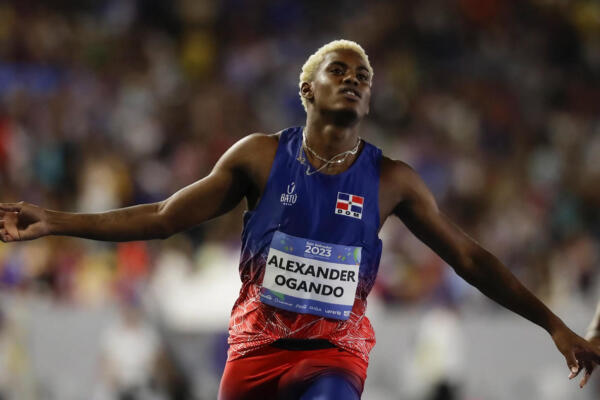 Alexander Ogando no irá a Santiago 2023 por molestia en rodilla