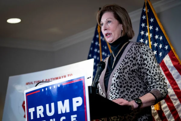 Sidney Powell, la exabogada del expresidente de los Estados Unidos Donald Trump, se declaró culpable en el caso de subversión electoral de Georgia