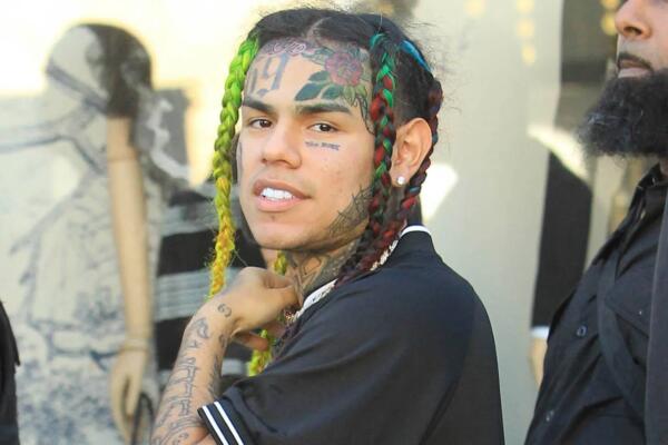 Filtran video de Tekashi echado como en su casa en la comisaría
