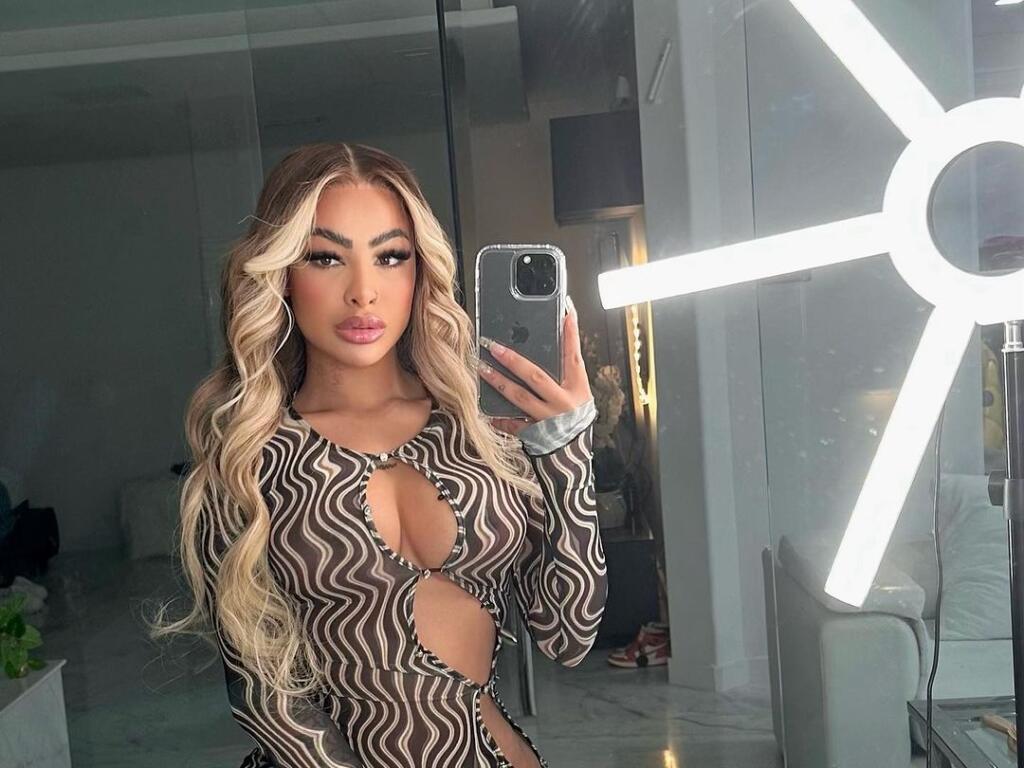 El precio del micro vestido que acompañó el nuevo look de Yailin